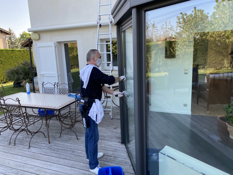 Agent de nettoyage de vitres de maison à Lyon