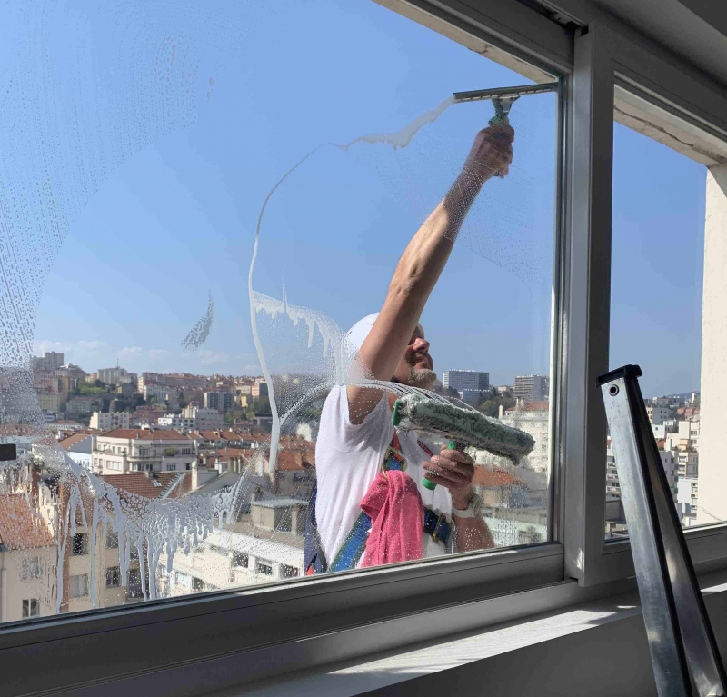 Société de nettoyage de vitres inaccessibles grande hauteur à Lyon