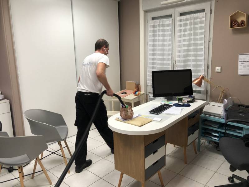 Nettoyage urgent de bureaux et locaux commerciaux en Rhône Alpes
